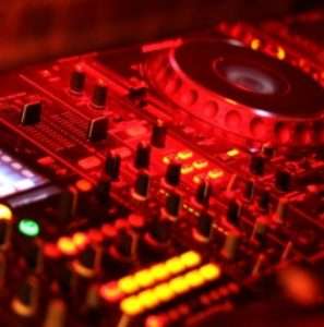 دانلود ریمیکس گریه هامو ندیدی